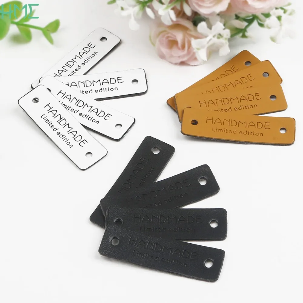 Hot Handmade with Limited Edition PU Leather Labels Tags for Handwork Patch Garment Bag Gifts Hats Shoes Label Jewelry Making
Hot Handmade with Limited Edition PU Leather Labels Tags for Handwork Patch Garment Bag Gifts Hats Shoes Label Jewelry Making