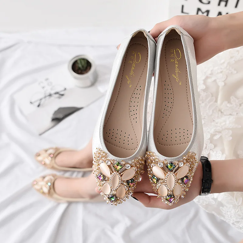 2019 spring new fashion simple solid color flat shoes women comfortable rhinestone decorative casual shoes.
2019 spring new fashion simple solid color flat shoes women comfortable rhinestone decorative casual shoes.