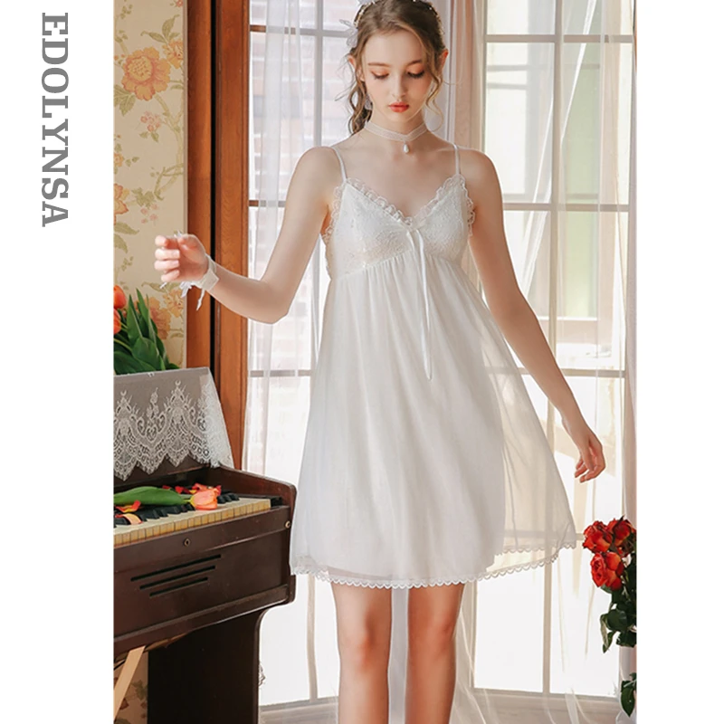 2019 Retro Sleepwear Lace Ruffed Cotton Lining Women Home Wear Night Dress For Wedding Vintage Princess Style Nightgown T510
2019 Retro Sleepwear Lace Ruffed Cotton Lining Women Home Wear Night Dress For Wedding Vintage Princess Style Nightgown T510