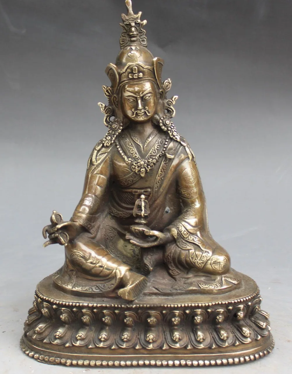 S3416 8" Tibet Tibetan Buddhism Temple Bronze Padmasambhava Master Buddha Statue
S3416 8" Tibet Tibetan Buddhism Temple Bronze Padmasambhava Master Buddha Statue