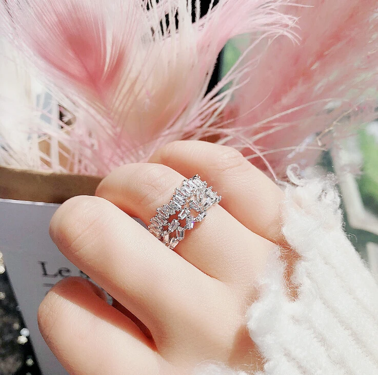 RAKOL Monaco Designer Fashion Unique AAA Baguette Zircon Micro Stone Hand Finger Rings for Women Bridal Wedding Jewelry RR02004
RAKOL Monaco Designer Fashion Unique AAA Baguette Zircon Micro Stone Hand Finger Rings for Women Bridal Wedding Jewelry RR02004
