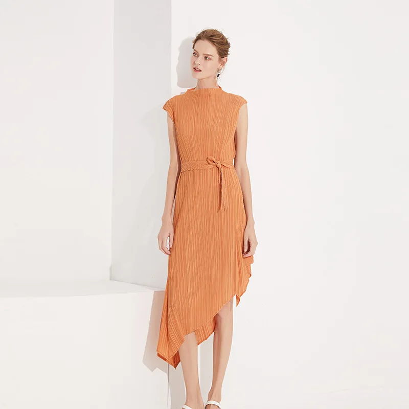 Original belt irregular dress summer new European and American temperament women's half-high collar sleeveless dress
Original belt irregular dress summer new European and American temperament women's half-high collar sleeveless dress