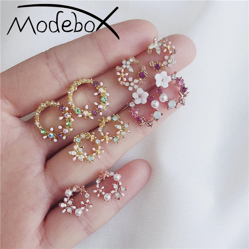 enamel stud Earrings simple flower Pearl Earrings small wreath earring girls crystal garland stud earings kawaii Korea style
enamel stud Earrings simple flower Pearl Earrings small wreath earring girls crystal garland stud earings kawaii Korea style