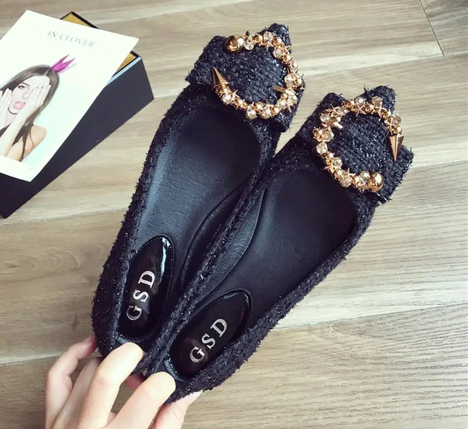 Fashion women Ballet shoes leisure spring bling Rhinestone flats shoes princess shiny crystal wedding shoes Confident woman
Fashion women Ballet shoes leisure spring bling Rhinestone flats shoes princess shiny crystal wedding shoes Confident woman