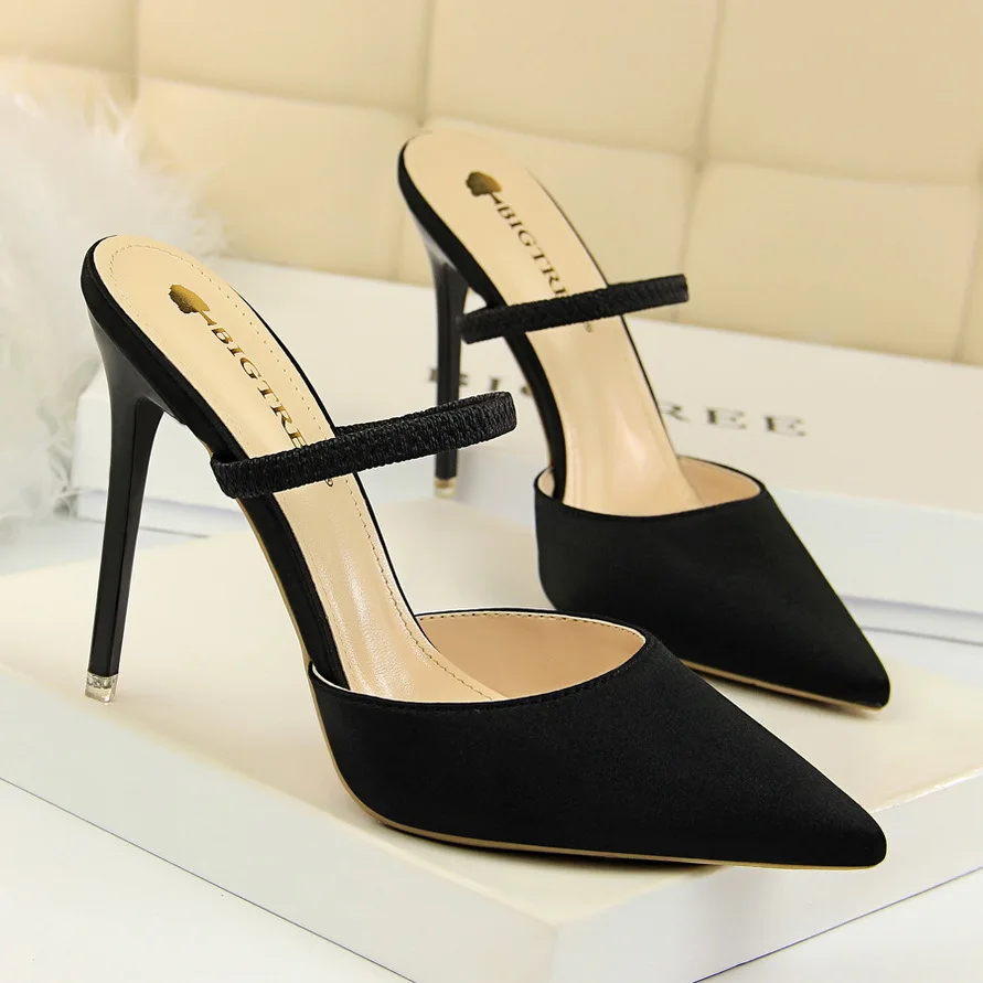 Summer New 2018 Fashion Women's Slippers Silk Ankle Strap High Heels Shoes For Ladies OL Thin Heel 10.5CM Footwear Black Red
Summer New 2018 Fashion Women's Slippers Silk Ankle Strap High Heels Shoes For Ladies OL Thin Heel 10.5CM Footwear Black Red