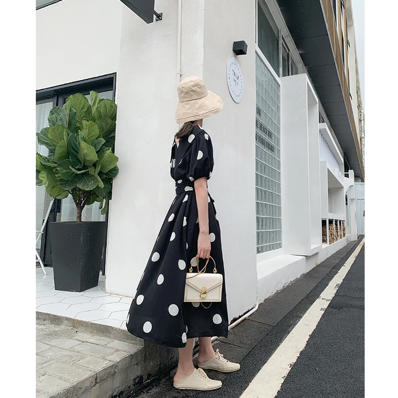 Mishow 2019 Women Summer causal dot print elegant dress V-neck short sleeve High waist Mid-length dresses MX19B1916
Mishow 2019 Women Summer causal dot print elegant dress V-neck short sleeve High waist Mid-length dresses MX19B1916