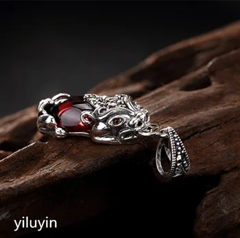KJJEAXCMY S990 cut - out lace open rich and pure silver Thai silver antique sweater pendant
KJJEAXCMY S990 cut - out lace open rich and pure silver Thai silver antique sweater pendant