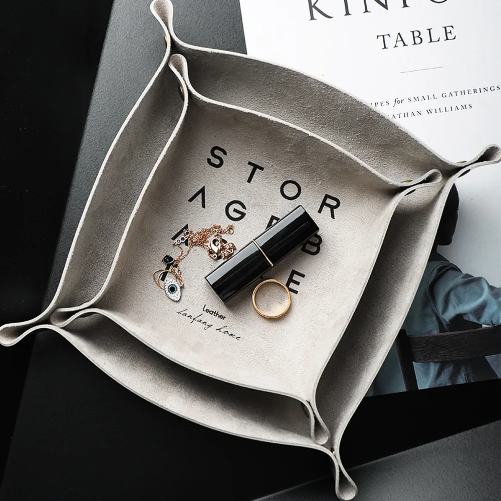 Nordic style PU Leather Letter Pattern Cosmetics Basket Jewelry Tray Home Storage Organizer For Necklace Bracelet Make up Tool
Nordic style PU Leather Letter Pattern Cosmetics Basket Jewelry Tray Home Storage Organizer For Necklace Bracelet Make up Tool