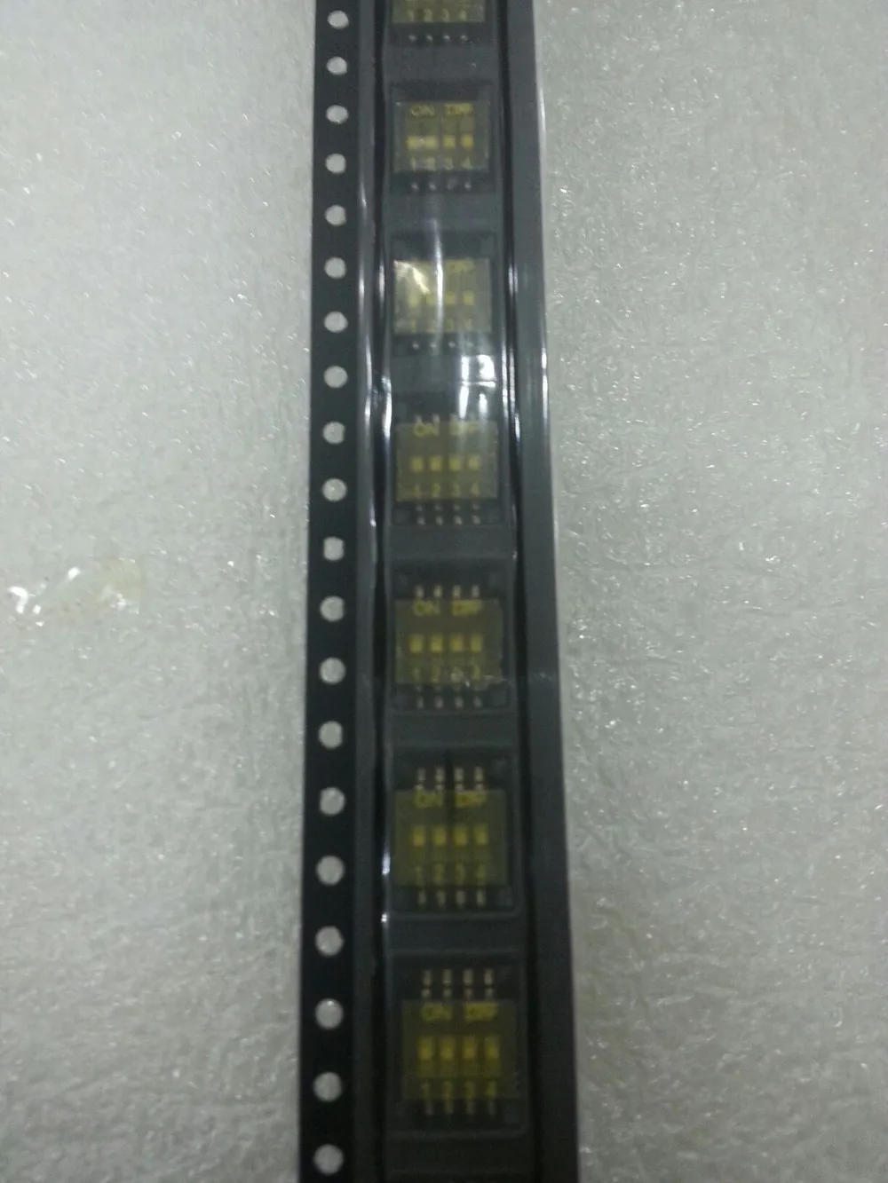 New SMD dialing switch 4PIN 1.27mm pitch coding switch black 1.27-4P IC type patch thin dial the code switch
New SMD dialing switch 4PIN 1.27mm pitch coding switch black 1.27-4P IC type patch thin dial the code switch