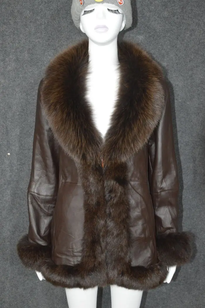 2018 Women's real fur coat genuine leather sheepskin lambskin jacket for lady female formal outerwear highstreet winter clothing
2018 Women's real fur coat genuine leather sheepskin lambskin jacket for lady female formal outerwear highstreet winter clothing