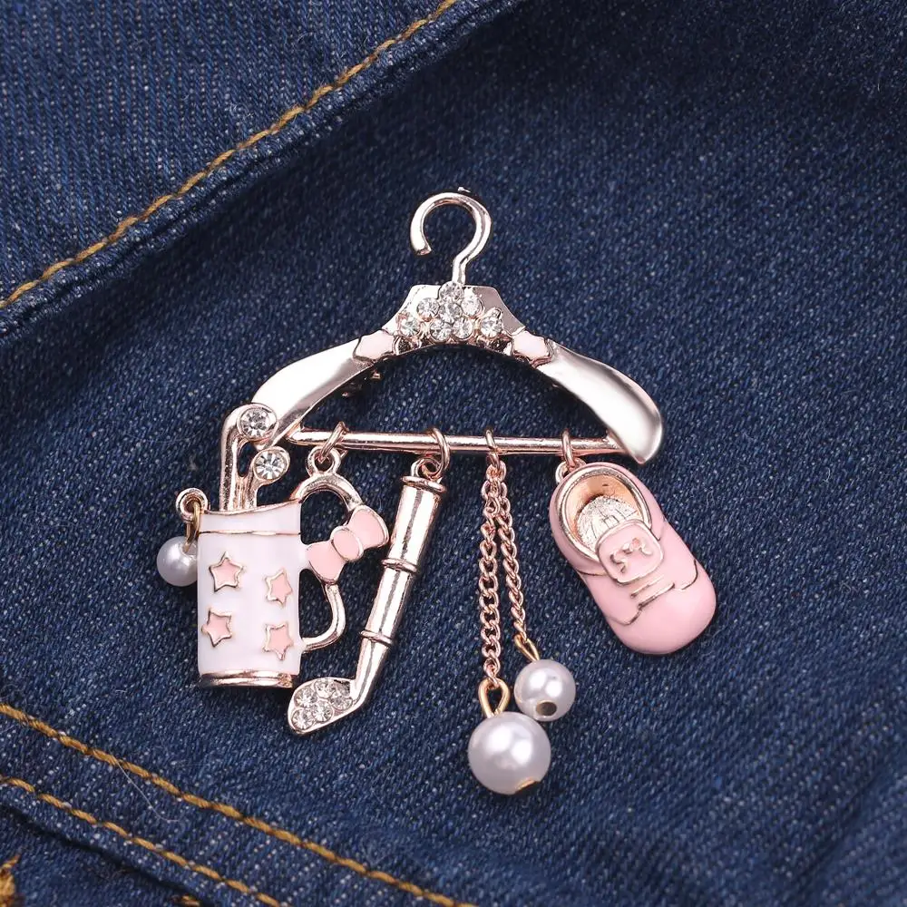 Fashion jewelry hanger enamel brooch hanger hanging cute pink shoes cup shovel crystal brooches pins badge coat backpack hat
Fashion jewelry hanger enamel brooch hanger hanging cute pink shoes cup shovel crystal brooches pins badge coat backpack hat