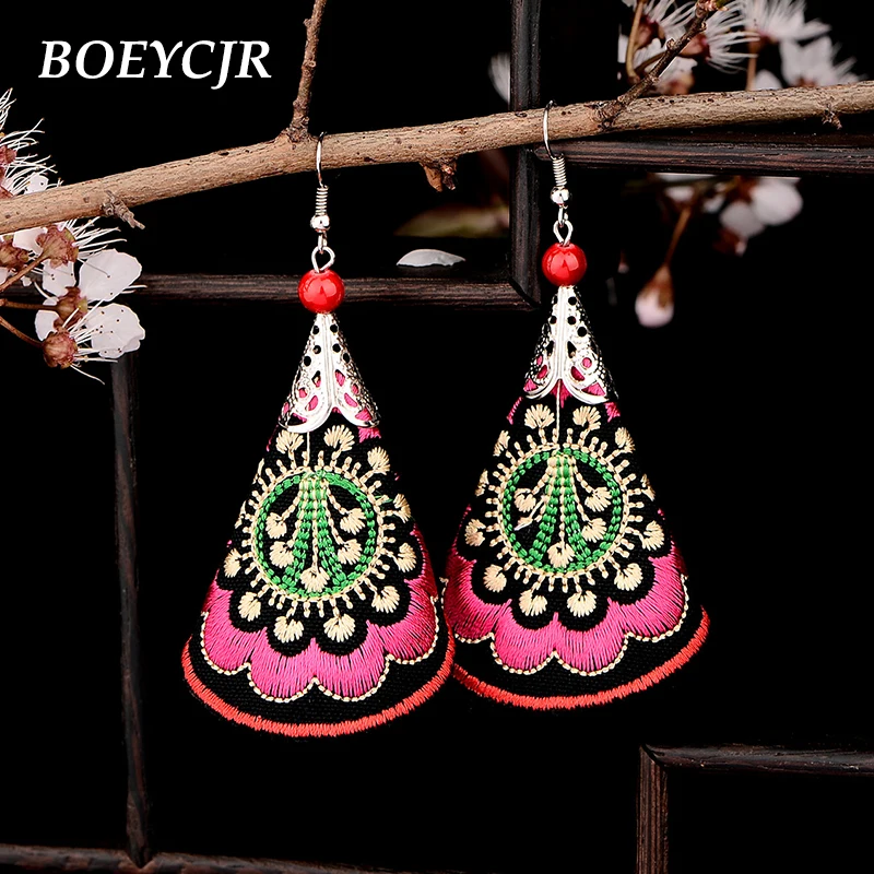 BOEYCJR Chinese Ethnic Embroidery Dangle Earrings Handmade Vintage Drop Earrings Fashion Jewelry Hook Earrings for Women 2019
BOEYCJR Chinese Ethnic Embroidery Dangle Earrings Handmade Vintage Drop Earrings Fashion Jewelry Hook Earrings for Women 2019