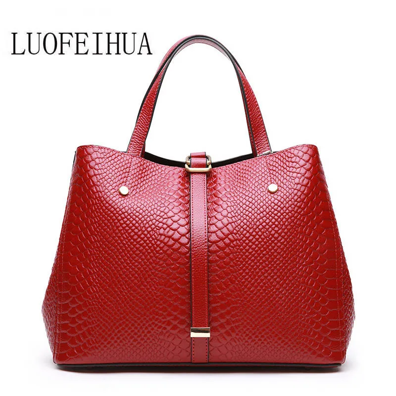 LUOFEIHUA 2018 new casual wild handbag Fashion snake pattern commuter first layer leather shoulder Messenger bag female
LUOFEIHUA 2018 new casual wild handbag Fashion snake pattern commuter first layer leather shoulder Messenger bag female