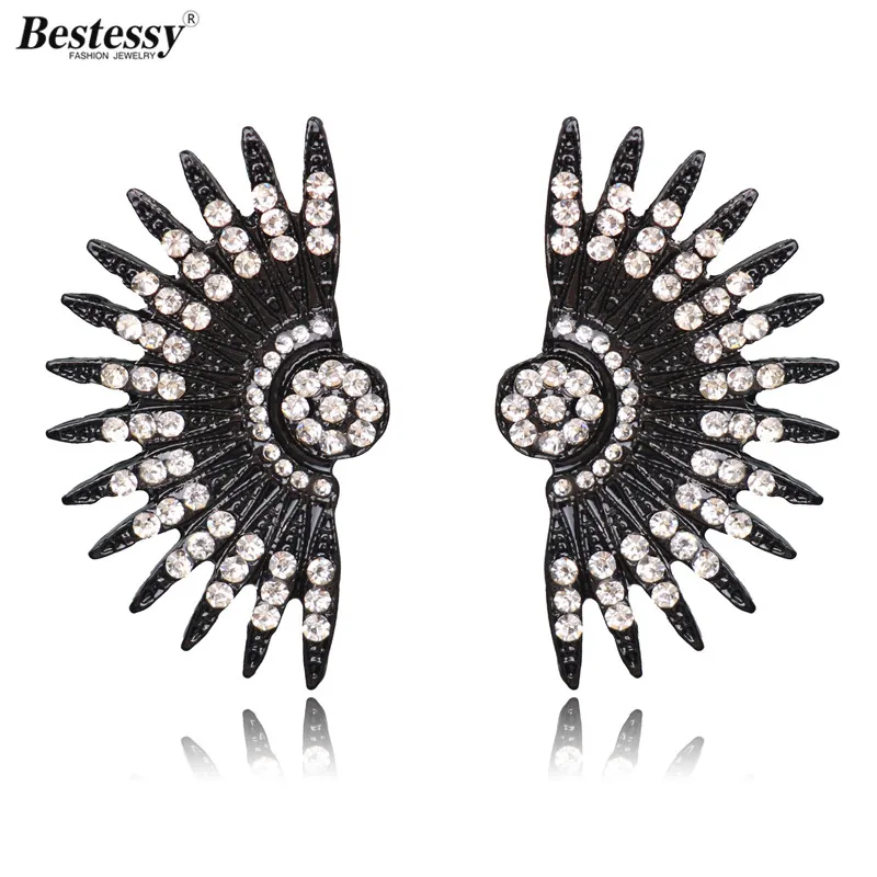 Bestessy Factory Wholesale Trend Fashion Punk Fan Shaped Earring Vintage Crystal Big Statement Stud Earrings For Women
Bestessy Factory Wholesale Trend Fashion Punk Fan Shaped Earring Vintage Crystal Big Statement Stud Earrings For Women