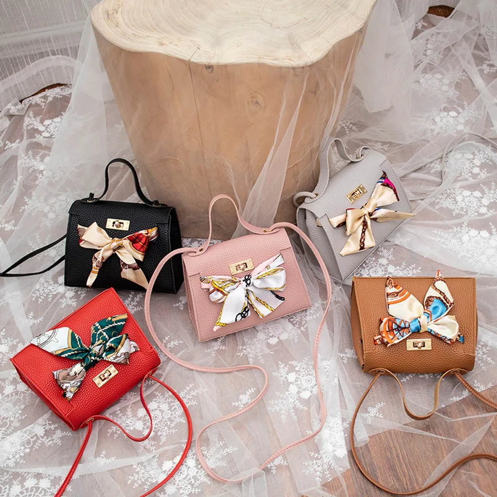 Fashion Lady Shoulders Bag Women Handbag Letter Purse Mobile Phone Messenger Bag Solid color Bowknot
Fashion Lady Shoulders Bag Women Handbag Letter Purse Mobile Phone Messenger Bag Solid color Bowknot