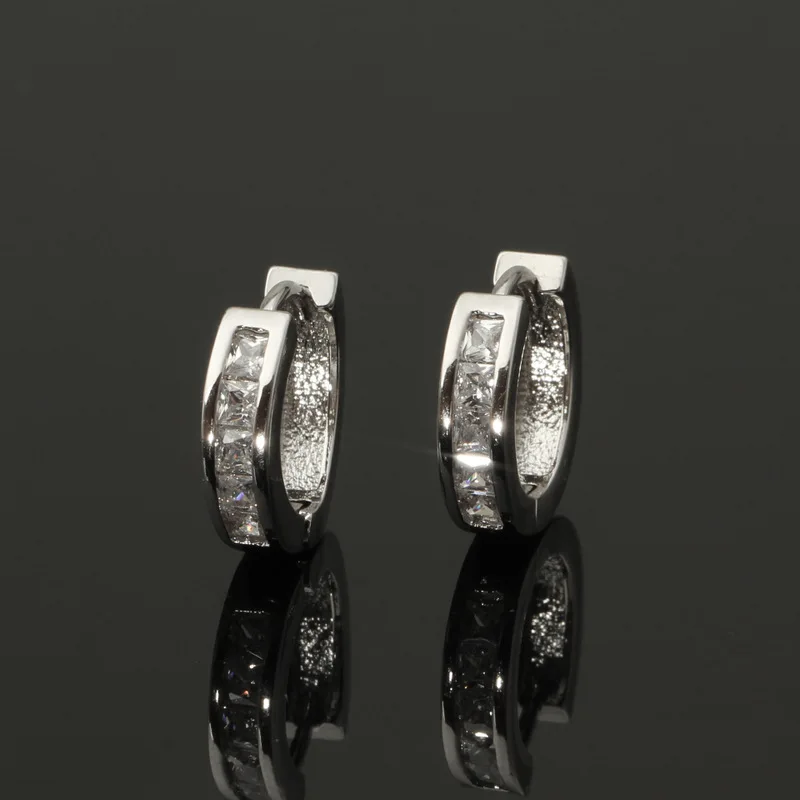 S925 silver needle, round ear buckle, set zircon earring,silver and rose gold, fashion jewelry wholesale,female
S925 silver needle, round ear buckle, set zircon earring,silver and rose gold, fashion jewelry wholesale,female
