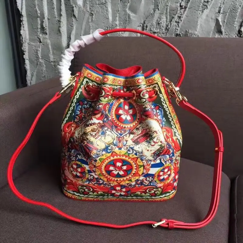 WR07130 100% Genuine Leather Luxury Handbags Women Bags Designer Crossbody Bags For Women Famous Brand Runway
WR07130 100% Genuine Leather Luxury Handbags Women Bags Designer Crossbody Bags For Women Famous Brand Runway