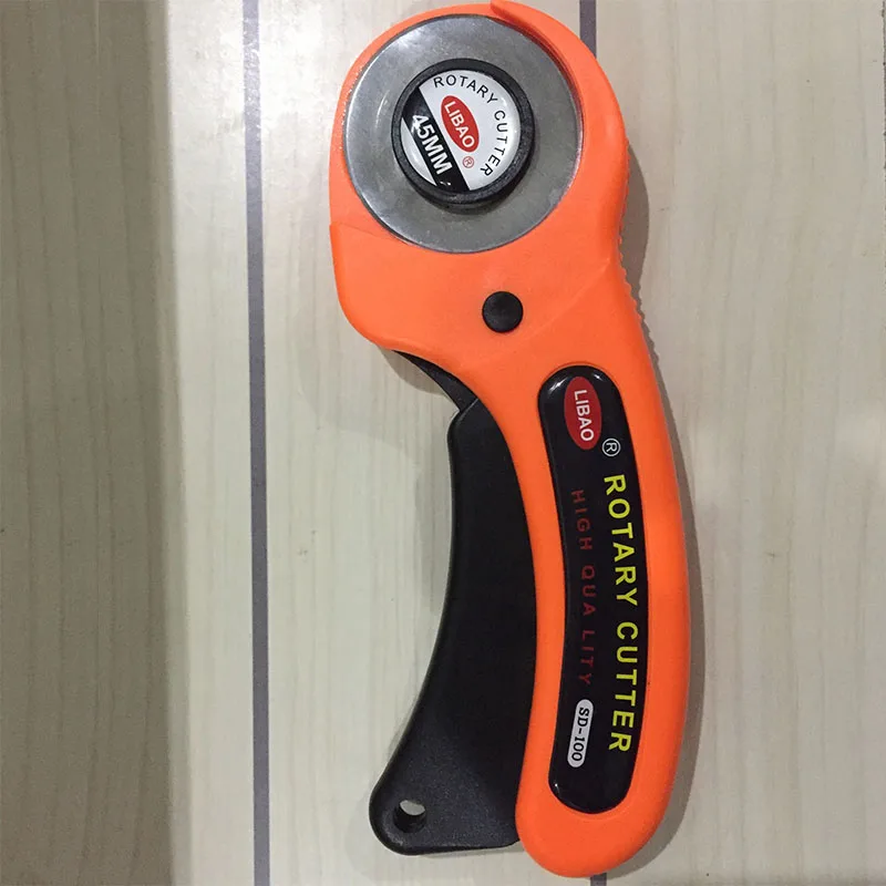 45mm Circular Rotary Blade Patchwork Fabric Cloth Cutter Leather Craft Hand Knife Roller Knife Cutter Sewing Tool
45mm Circular Rotary Blade Patchwork Fabric Cloth Cutter Leather Craft Hand Knife Roller Knife Cutter Sewing Tool