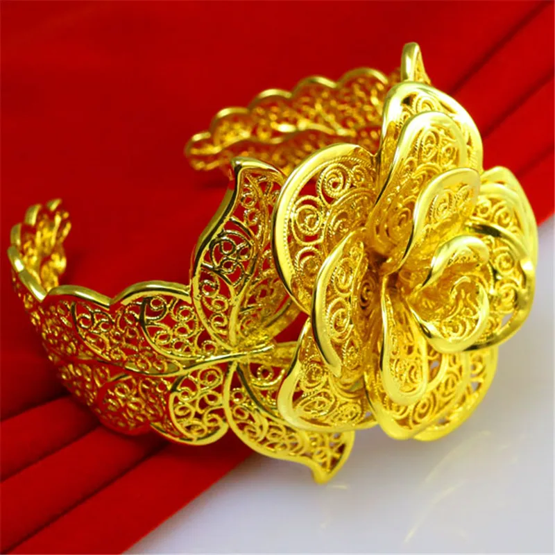 Beautiful 24 K Plated Floral Hollow Carved Charming 1:1 Quality Handmade in Hongkong Gold Shop Bangles Classical Bracelets
Beautiful 24 K Plated Floral Hollow Carved Charming 1:1 Quality Handmade in Hongkong Gold Shop Bangles Classical Bracelets