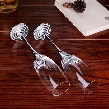 300ml creative lead-free crystal Champagne Cup goblet, wine glass couple for high-end wedding gifts
300ml creative lead-free crystal Champagne Cup goblet, wine glass couple for high-end wedding gifts