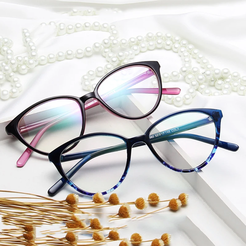 European and American trend new glasses frame fashion cat eye personality flat mirror retro big box college wind glasses frame.
European and American trend new glasses frame fashion cat eye personality flat mirror retro big box college wind glasses frame.