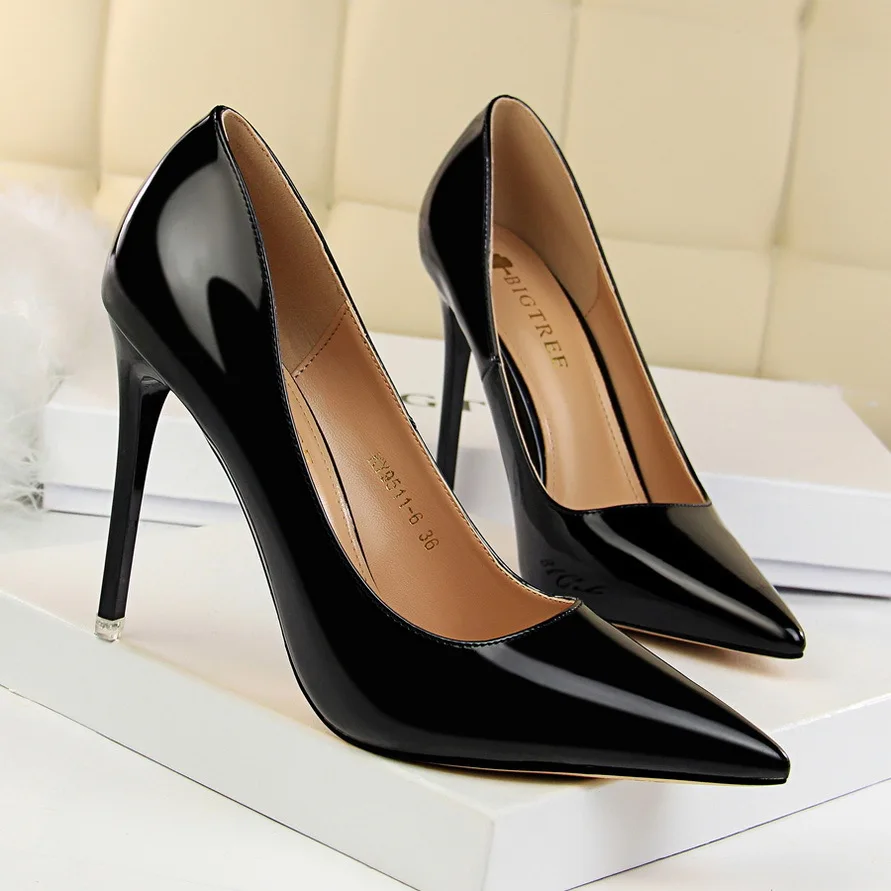 Spring Autumn Women Elegant 10CM Thin High Heel Shallow Pumps Shoes Ladies Patent Leather Pointed Toe Slip-On Office Party Shoes
Spring Autumn Women Elegant 10CM Thin High Heel Shallow Pumps Shoes Ladies Patent Leather Pointed Toe Slip-On Office Party Shoes