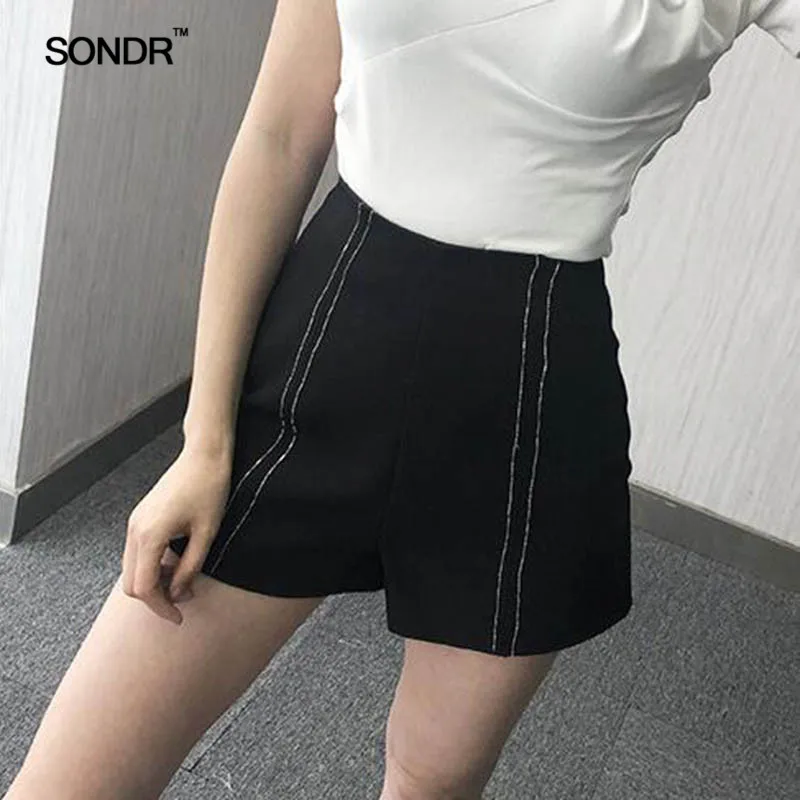 SONDR High-waisted a-line shorts women spring look slim black suit shorts for summer 2019 new fashion versatile slacks
SONDR High-waisted a-line shorts women spring look slim black suit shorts for summer 2019 new fashion versatile slacks