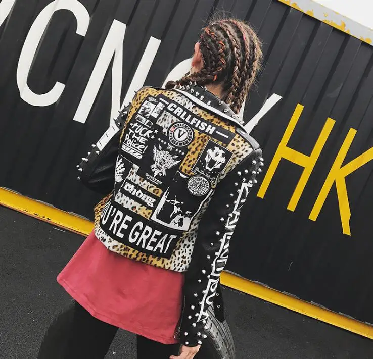 2018 new Women Punk Party Street Letter Printing Leather Jacket Black Rivet Beading Long Sleeve Motorcycle Leopard Rock Coat
2018 new Women Punk Party Street Letter Printing Leather Jacket Black Rivet Beading Long Sleeve Motorcycle Leopard Rock Coat