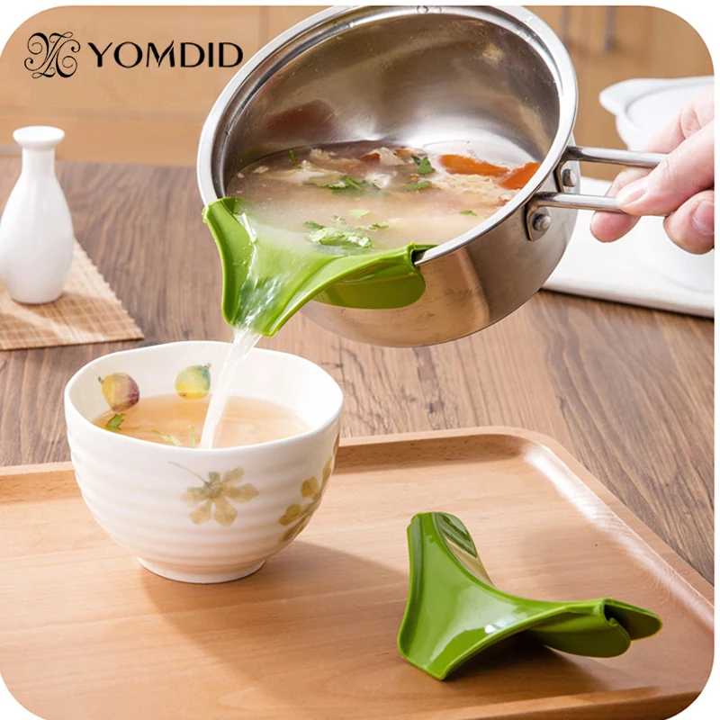 Practical Silicone Funnel Soup Drainage Equipment Round Rim Anti-Spill Spout Kitchen Tools Embudo de silicona
Practical Silicone Funnel Soup Drainage Equipment Round Rim Anti-Spill Spout Kitchen Tools Embudo de silicona