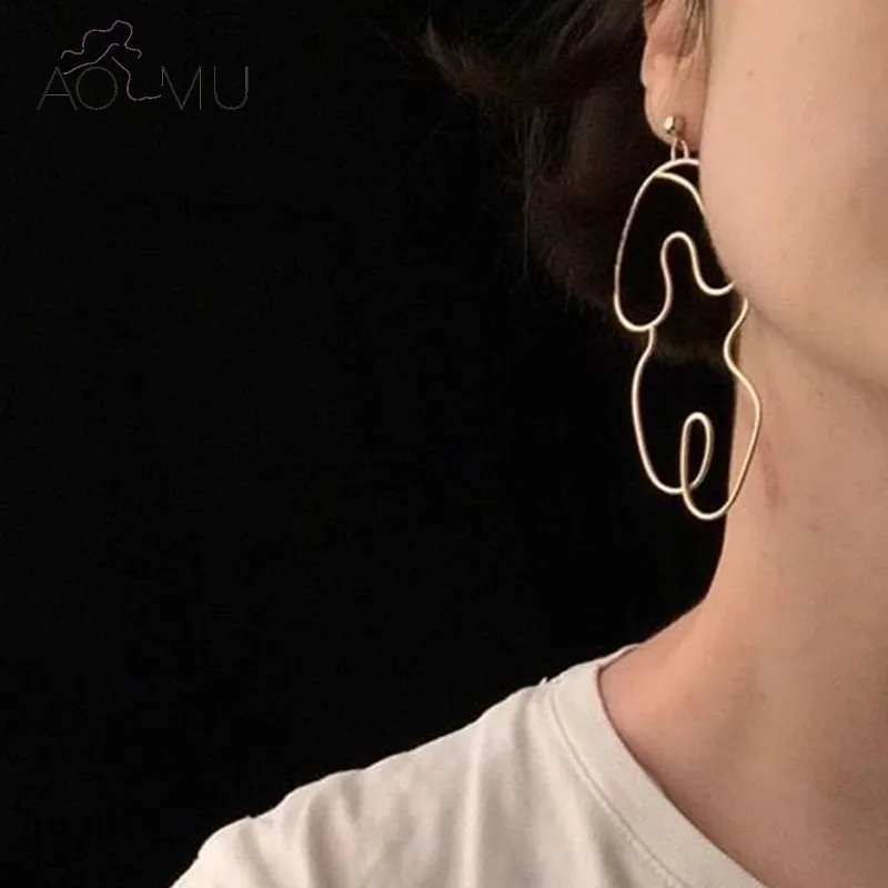 AOMU Gold/Silver Abstract Art Body Statement Dangle Earrings For Women Moon Face Wire-Shaped Earrings Girls Bijoux Long Earrings
AOMU Gold/Silver Abstract Art Body Statement Dangle Earrings For Women Moon Face Wire-Shaped Earrings Girls Bijoux Long Earrings