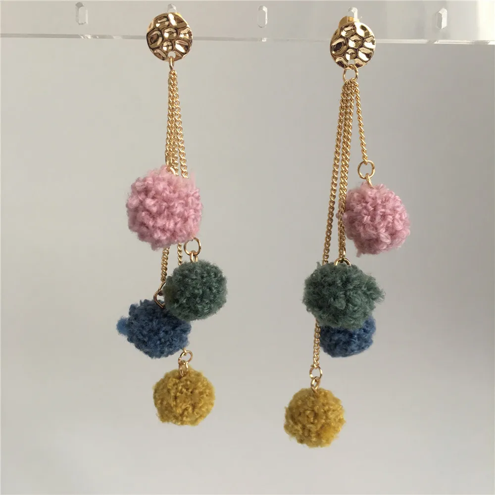 ROMANTIC WOMEN EARRING GOLD COLOR PLATING POMPOM LONG DROP EARRINGS FOR WOMEN GIRL
ROMANTIC WOMEN EARRING GOLD COLOR PLATING POMPOM LONG DROP EARRINGS FOR WOMEN GIRL