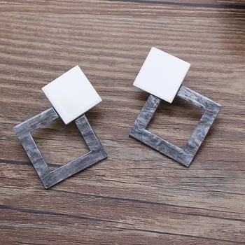 New ZA Female Stud Ladies Simple Geometric Earrings Girl Shiny Statement Earring Fashion Jewelry for Women Wedding party beauty
New ZA Female Stud Ladies Simple Geometric Earrings Girl Shiny Statement Earring Fashion Jewelry for Women Wedding party beauty