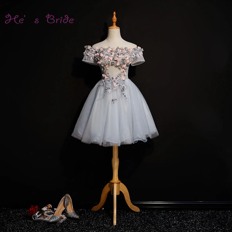 He's Bride Gray Elegant Cocktail Dress V-neck Sleeveless Ball Gown Off The Shoulder Appliques Mini-length Party Formal Vestidos
He's Bride Gray Elegant Cocktail Dress V-neck Sleeveless Ball Gown Off The Shoulder Appliques Mini-length Party Formal Vestidos