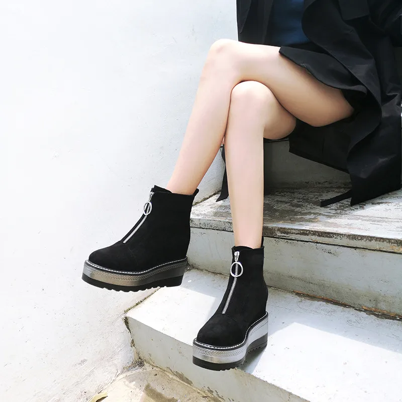 YMECHIC 2019 Autumn Black Boots Flock Bling Front Zip Creeper Platform Shoes Gothic Punk Ankle Boots for Women Wedges Footwear
YMECHIC 2019 Autumn Black Boots Flock Bling Front Zip Creeper Platform Shoes Gothic Punk Ankle Boots for Women Wedges Footwear
