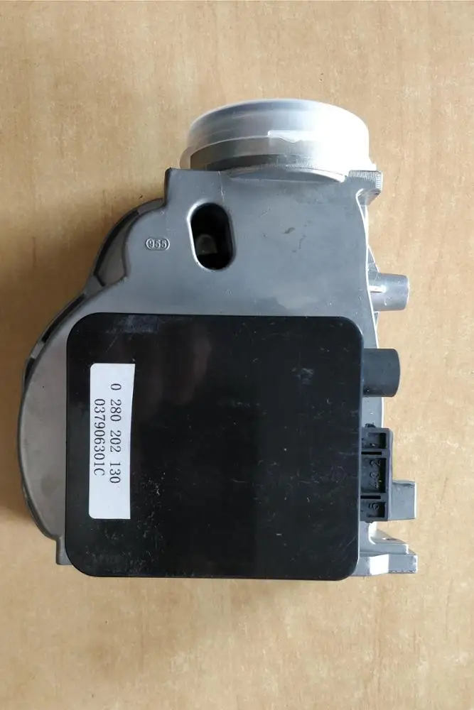 MAF AIR FLOW METER SENSOR 0280202130 037906301C 037906301CX FOR AUDI A6 4A2 C4 CORRADO GOLF III 3 PASSAT Variant 2.0 2.0i
MAF AIR FLOW METER SENSOR 0280202130 037906301C 037906301CX FOR AUDI A6 4A2 C4 CORRADO GOLF III 3 PASSAT Variant 2.0 2.0i