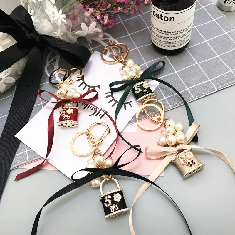 High Quality Korea Alloy Simulated Pearl Lock Car Key Chain Cell Phone Bag Pendant Fashion Jewelry For Woman-SWKKC002E
High Quality Korea Alloy Simulated Pearl Lock Car Key Chain Cell Phone Bag Pendant Fashion Jewelry For Woman-SWKKC002E