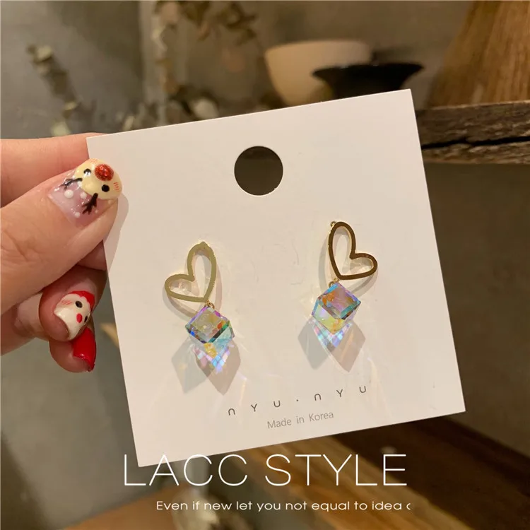 Korean Fashion Chic Gold Color Love Heart Clear Crystal Rhinestone Earrings For Women Party Trendy Jewelry Wholesale Statement
Korean Fashion Chic Gold Color Love Heart Clear Crystal Rhinestone Earrings For Women Party Trendy Jewelry Wholesale Statement