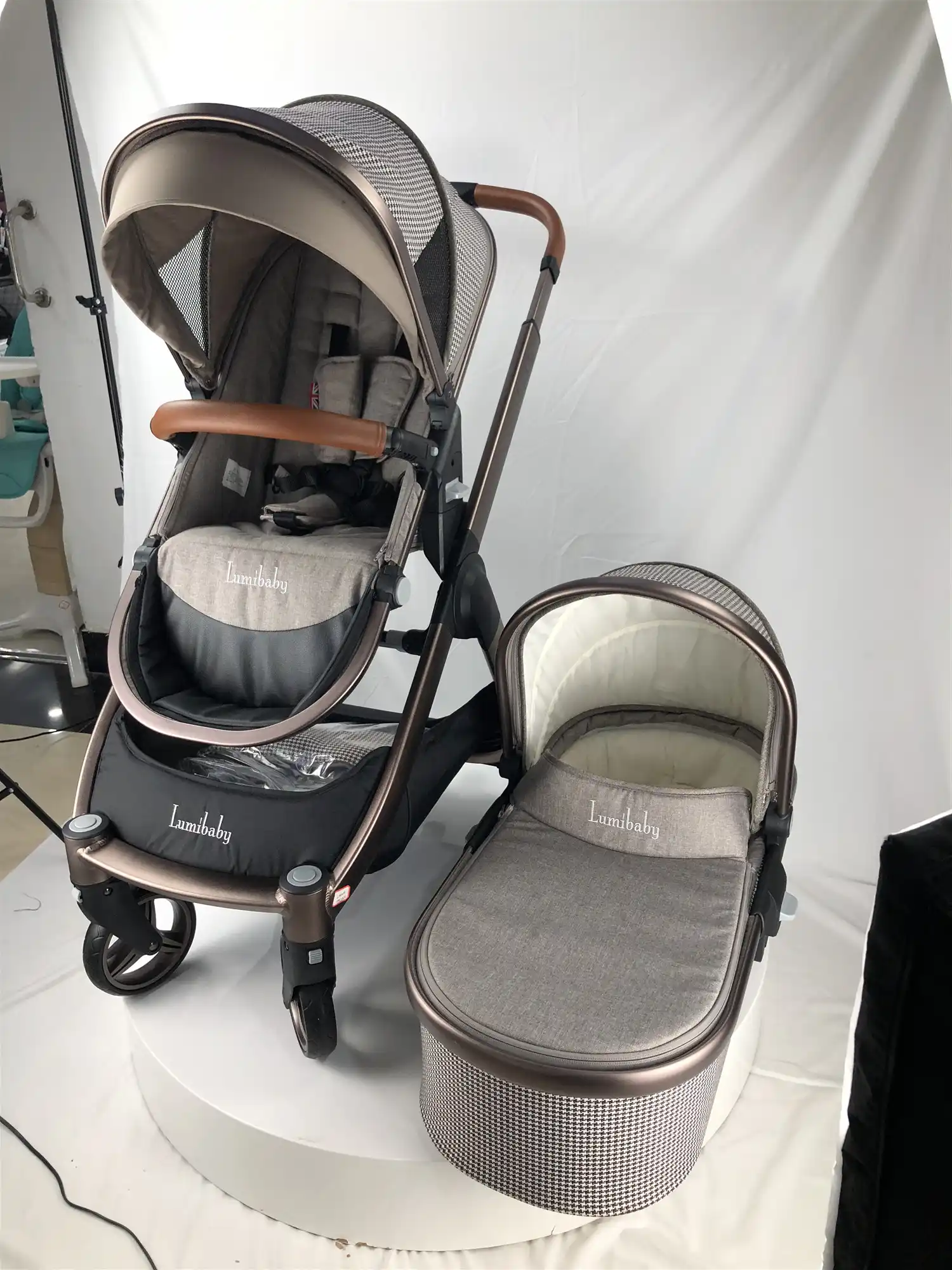 carrycot on wheels