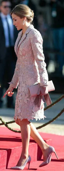 Chic Lace Mother Of The Bride Dresses With Jacket Knee Length Applique Dusty Mother Gown Long Sleeve 2 Piece Wedding Guest Dress
Chic Lace Mother Of The Bride Dresses With Jacket Knee Length Applique Dusty Mother Gown Long Sleeve 2 Piece Wedding Guest Dress