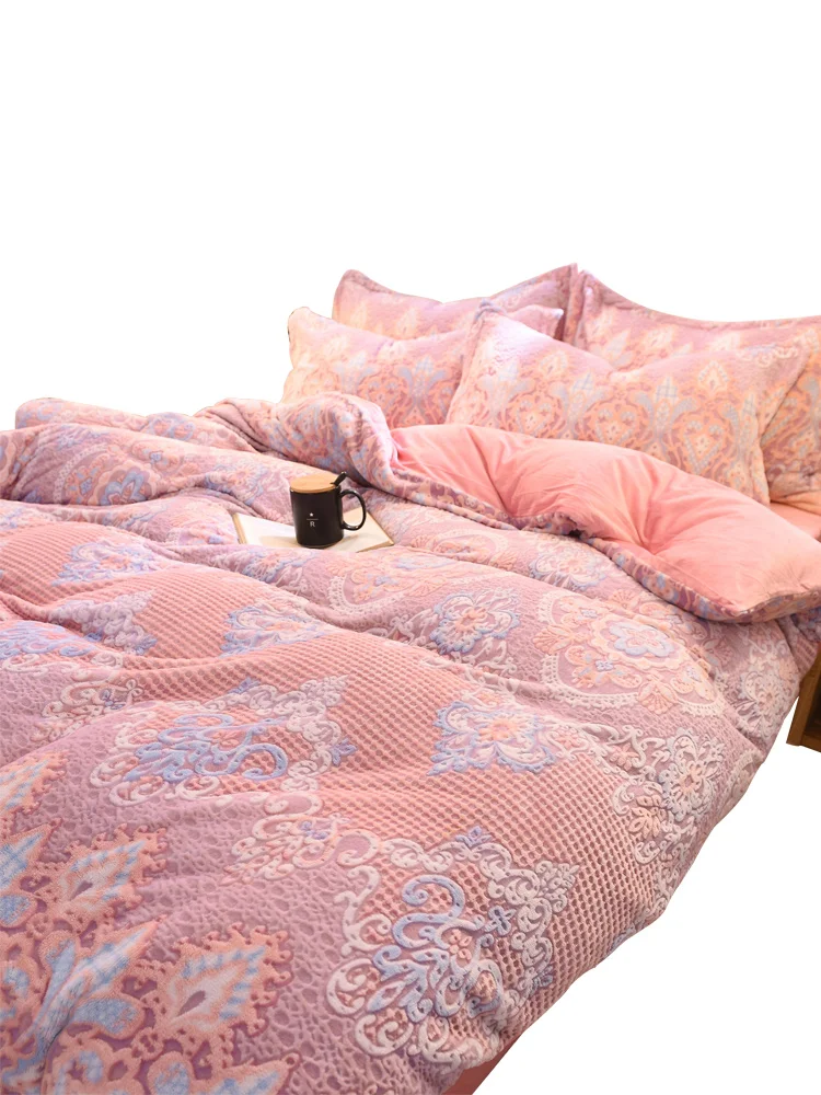 Thickened Velvet Four piece Bedding Set Flannel Warm Winter Romantic Bedding Sets 4 Pieces Quilt Cover Sheet
Thickened Velvet Four piece Bedding Set Flannel Warm Winter Romantic Bedding Sets 4 Pieces Quilt Cover Sheet