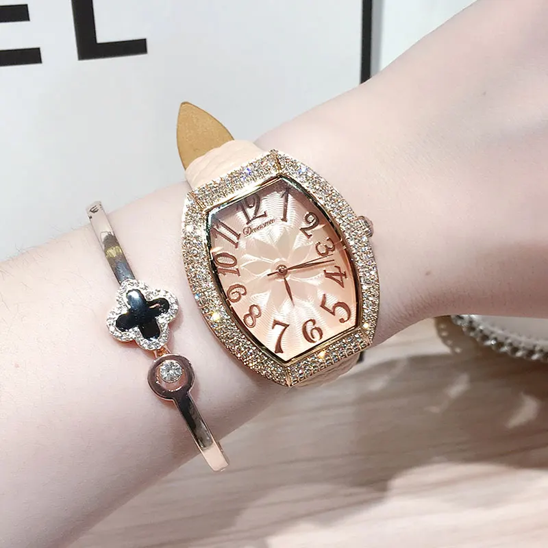 Rose Gold Barrel Fashion Watch Woman Quartz Watch New Shell Face Carved Watches Rhinestone Cowhide Strap Female Clock Waterproof
Rose Gold Barrel Fashion Watch Woman Quartz Watch New Shell Face Carved Watches Rhinestone Cowhide Strap Female Clock Waterproof