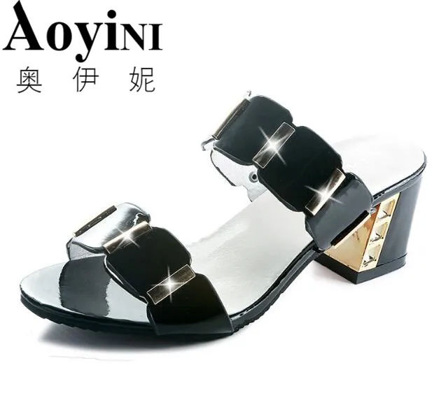 2018 new arrive women high heels sandals fashion patent leather square heel summer party shoes black white flip flops
2018 new arrive women high heels sandals fashion patent leather square heel summer party shoes black white flip flops