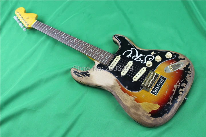 Super relic classical srv electric guitar, handmade detail relics.master studio fantastic work
Super relic classical srv electric guitar, handmade detail relics.master studio fantastic work