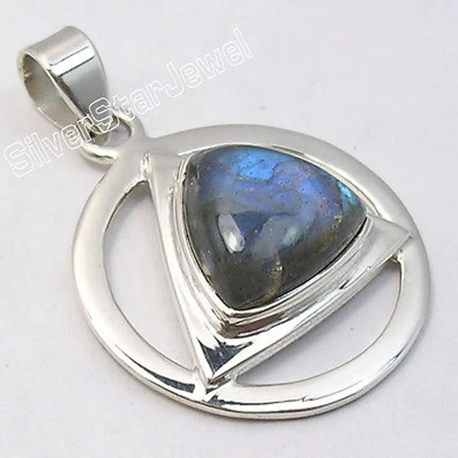 Muiltiple Choices Chanti International Silver Rare BLUE FIRE LABRADORITE Gem TRIANGLE PENDANT 3.5 CM
Muiltiple Choices Chanti International Silver Rare BLUE FIRE LABRADORITE Gem TRIANGLE PENDANT 3.5 CM