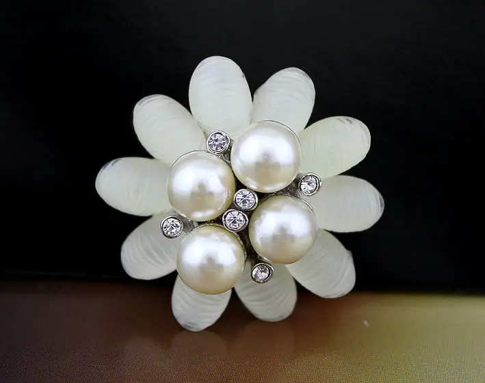 

Fashion elegant big flower brooches for women boutonniere new matte plated rhinestone simulated-pearl brooch pins jewelry