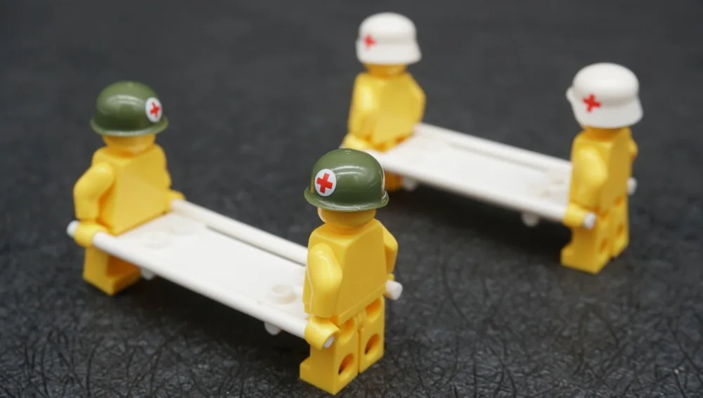 5 Pcs/Lot DIY Accessories Medical Helmet Caps Stretcher For War Figures Military Soldier Building Block Brick Toy X207
5 Pcs/Lot DIY Accessories Medical Helmet Caps Stretcher For War Figures Military Soldier Building Block Brick Toy X207