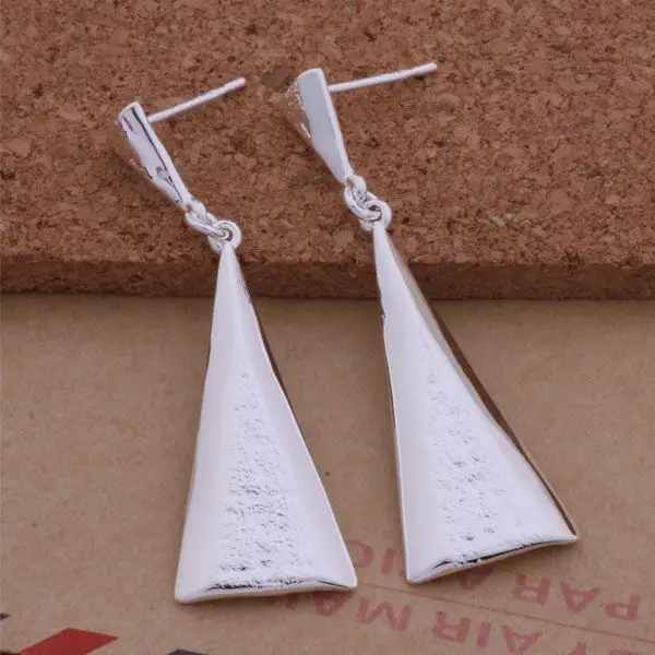 AE134 925 Jewelry Silver Plated Wholesale , Free Shipping Earrings for women , fantastic triangle /ankajera agkaixra
AE134 925 Jewelry Silver Plated Wholesale , Free Shipping Earrings for women , fantastic triangle /ankajera agkaixra