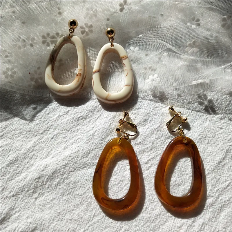 UJBOX 2018 Japanese Geometric Oval Resin Earrings Acetate Statement Earrings No Ear Hole Earrings Factory Wholesale E294
UJBOX 2018 Japanese Geometric Oval Resin Earrings Acetate Statement Earrings No Ear Hole Earrings Factory Wholesale E294