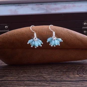 Imitation of Austria crystal blue water female temperament simple small earrings are 925 Yingou anti allergy
Imitation of Austria crystal blue water female temperament simple small earrings are 925 Yingou anti allergy