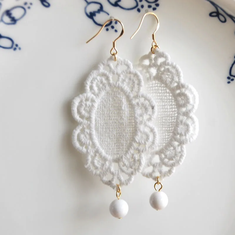 gold color lace fashion jewelry Dangle Earrings handmade earring with white natural stone for women gift
gold color lace fashion jewelry Dangle Earrings handmade earring with white natural stone for women gift